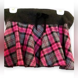 A novelty knit Junior skirt from Hot Topic in excellent condition.